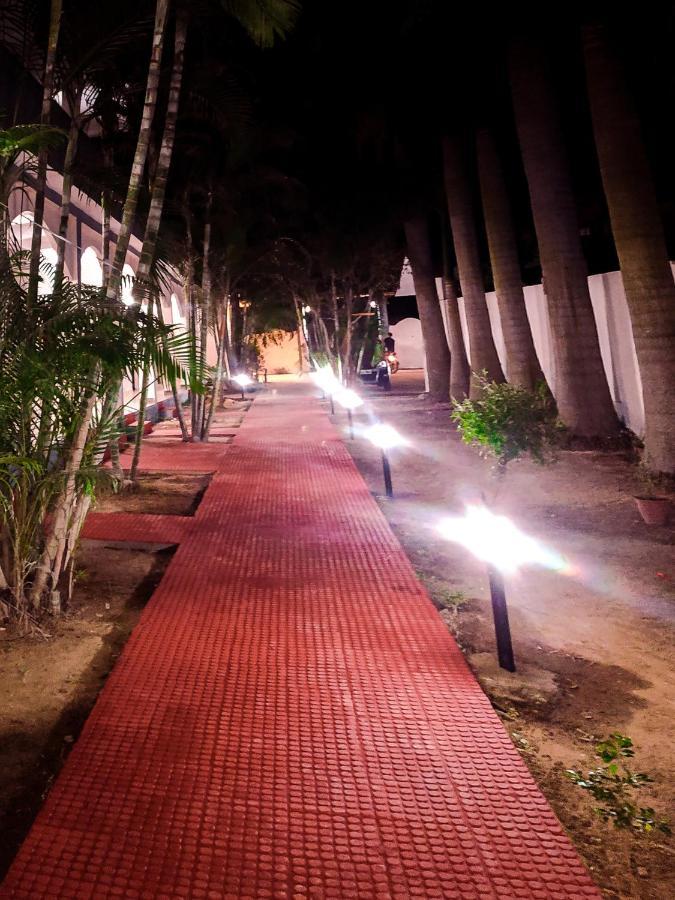 Hotel Jungle Palace Resort Umariā Exterior photo
